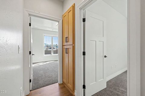 Tiny photo for 4019 Sunleaf Avenue, Medford, OR 97504 (MLS # 220223001)