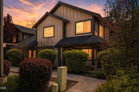 Tiny photo for 1929 NW Monterey Pines Drive #UNIT 5, Bend, OR 97703 (MLS # 220223260)