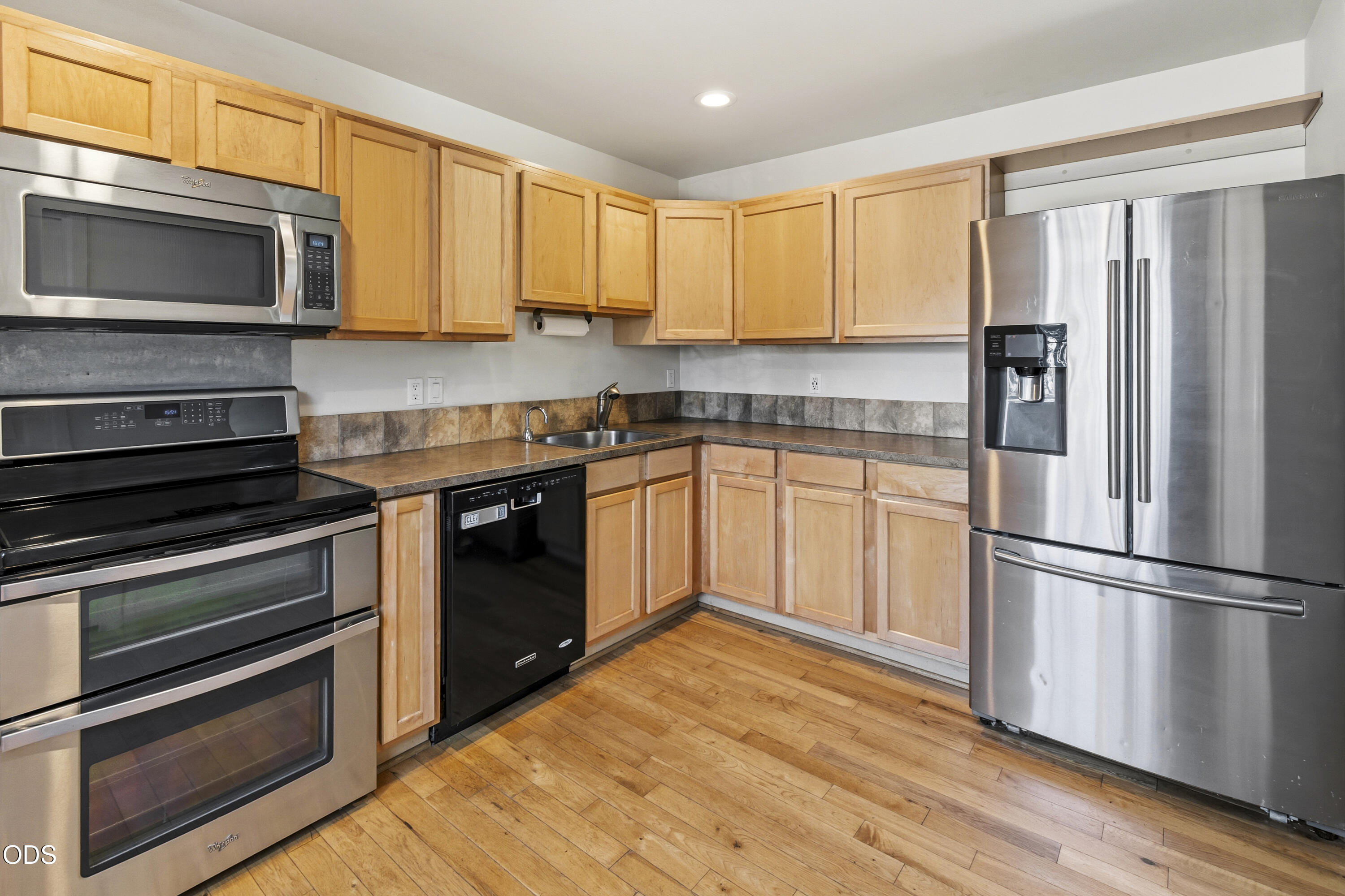 1929 NW Monterey Pines Drive UNIT 5