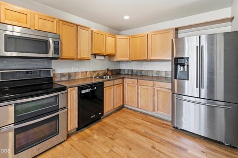 Tiny photo for 1929 NW Monterey Pines Drive #UNIT 5, Bend, OR 97703 (MLS # 220223260)