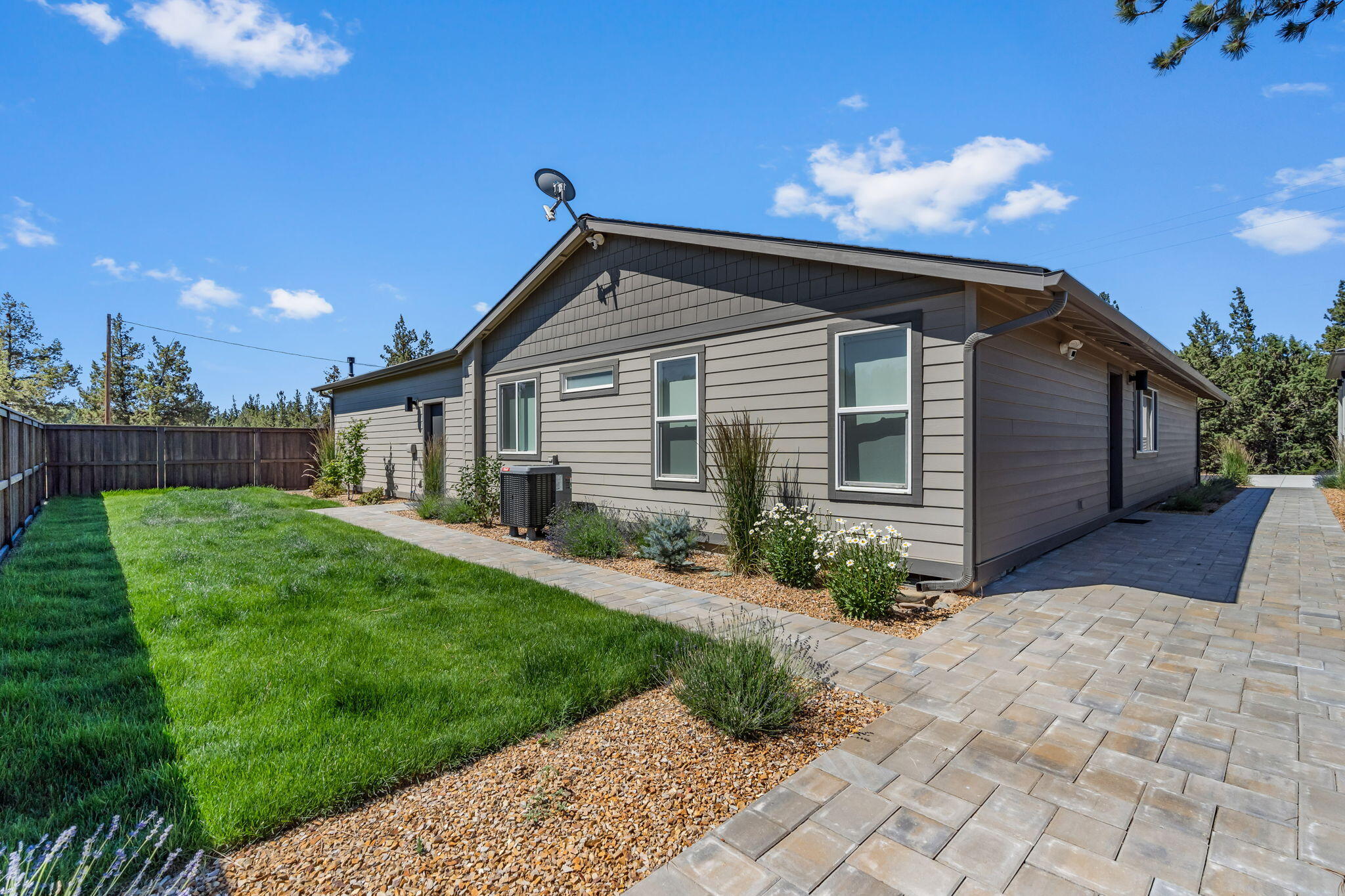 Townsite Of Laidlaw - Residential