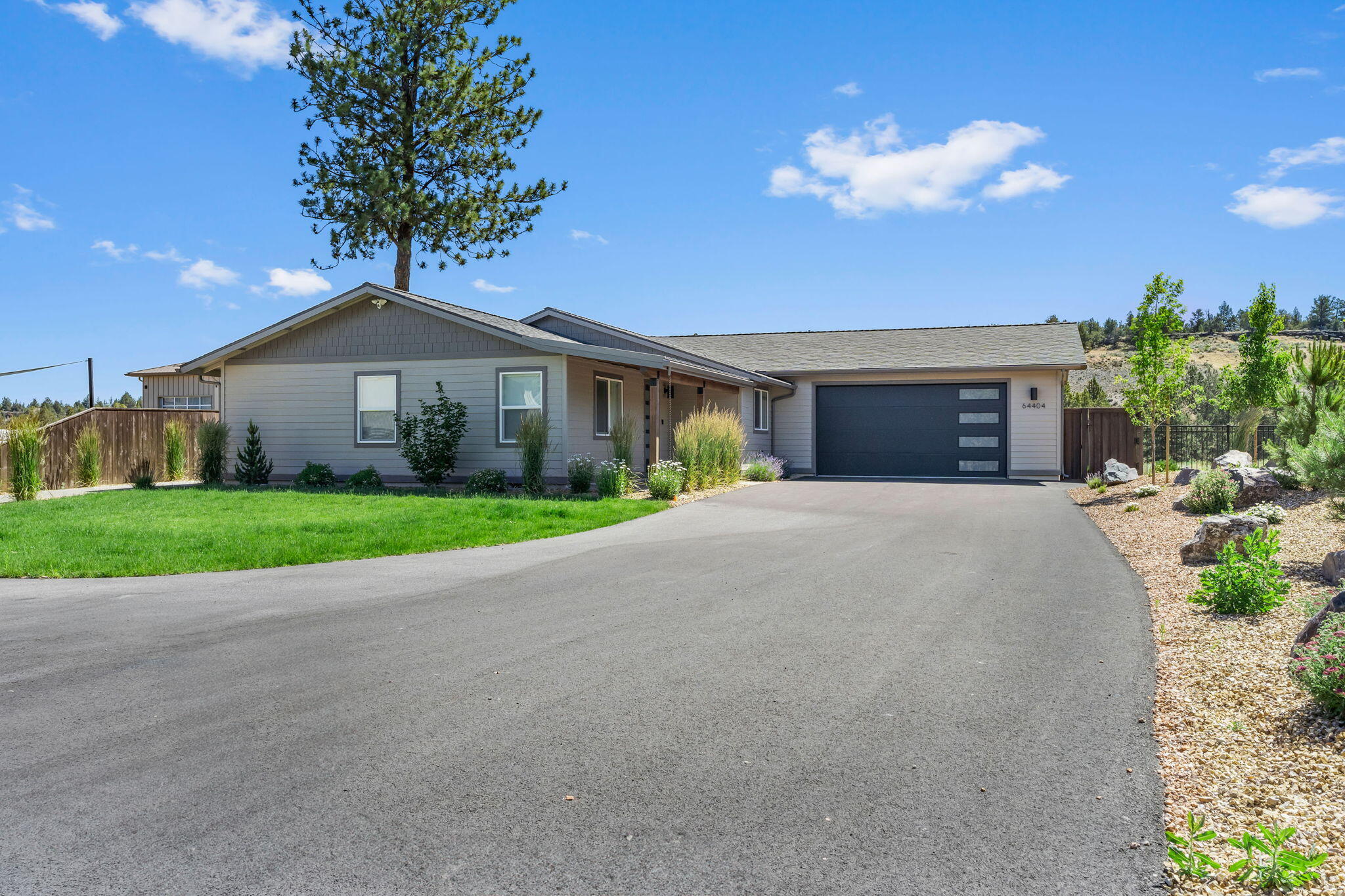 Townsite Of Laidlaw - Residential