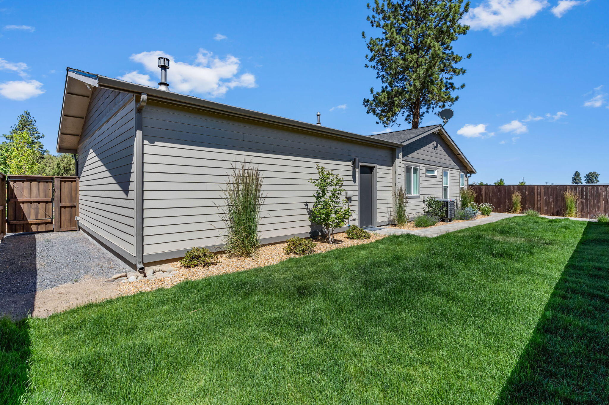 Townsite Of Laidlaw - Residential