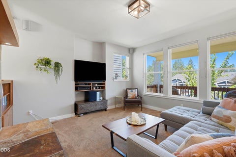 Tiny photo for 274 NW Outlook Vista Drive, Bend, OR 97703 (MLS # 220223663)