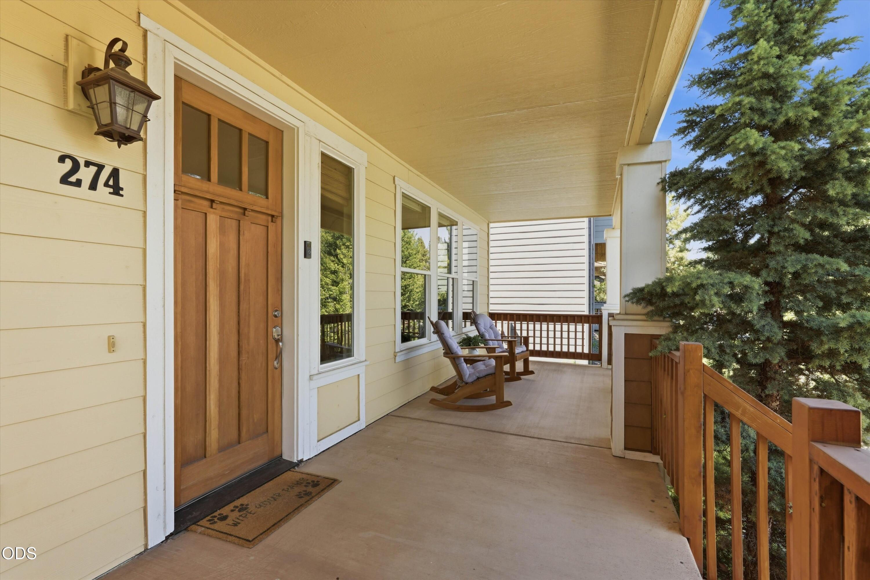 274 NW Outlook Vista Drive