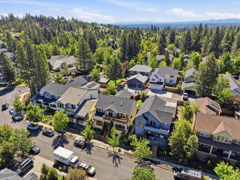 Tiny photo for 274 NW Outlook Vista Drive, Bend, OR 97703 (MLS # 220223663)