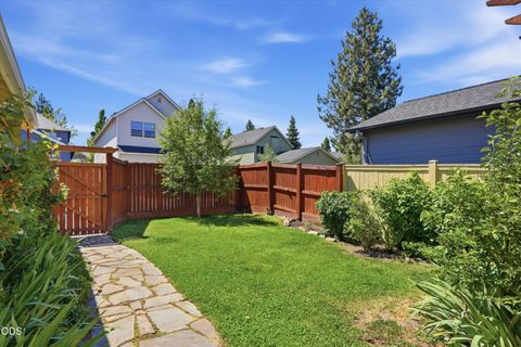 Tiny photo for 274 NW Outlook Vista Drive, Bend, OR 97703 (MLS # 220223663)