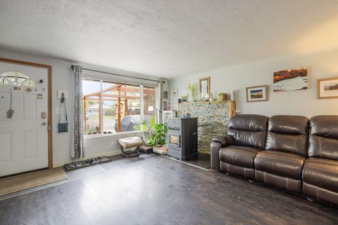 Tiny photo for 74 SE 11th Street, Madras, OR 97741 (MLS # 220220171)
