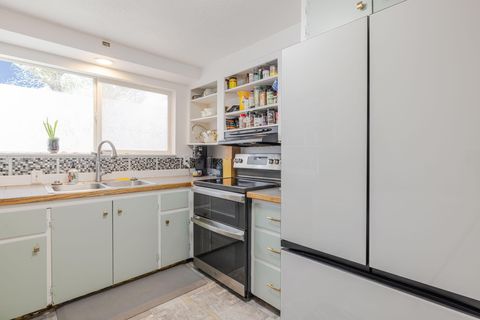 Tiny photo for 74 SE 11th Street, Madras, OR 97741 (MLS # 220220171)