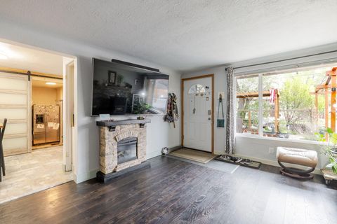 Tiny photo for 74 SE 11th Street, Madras, OR 97741 (MLS # 220220171)