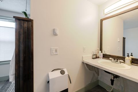 Tiny photo for 74 SE 11th Street, Madras, OR 97741 (MLS # 220220171)
