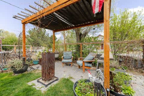 Tiny photo for 74 SE 11th Street, Madras, OR 97741 (MLS # 220220171)