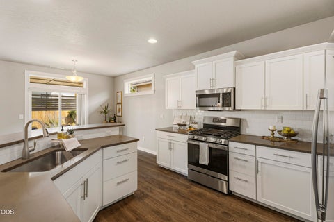 Tiny photo for 61354 SE Preston Street, Bend, OR 97702 (MLS # 220226281)