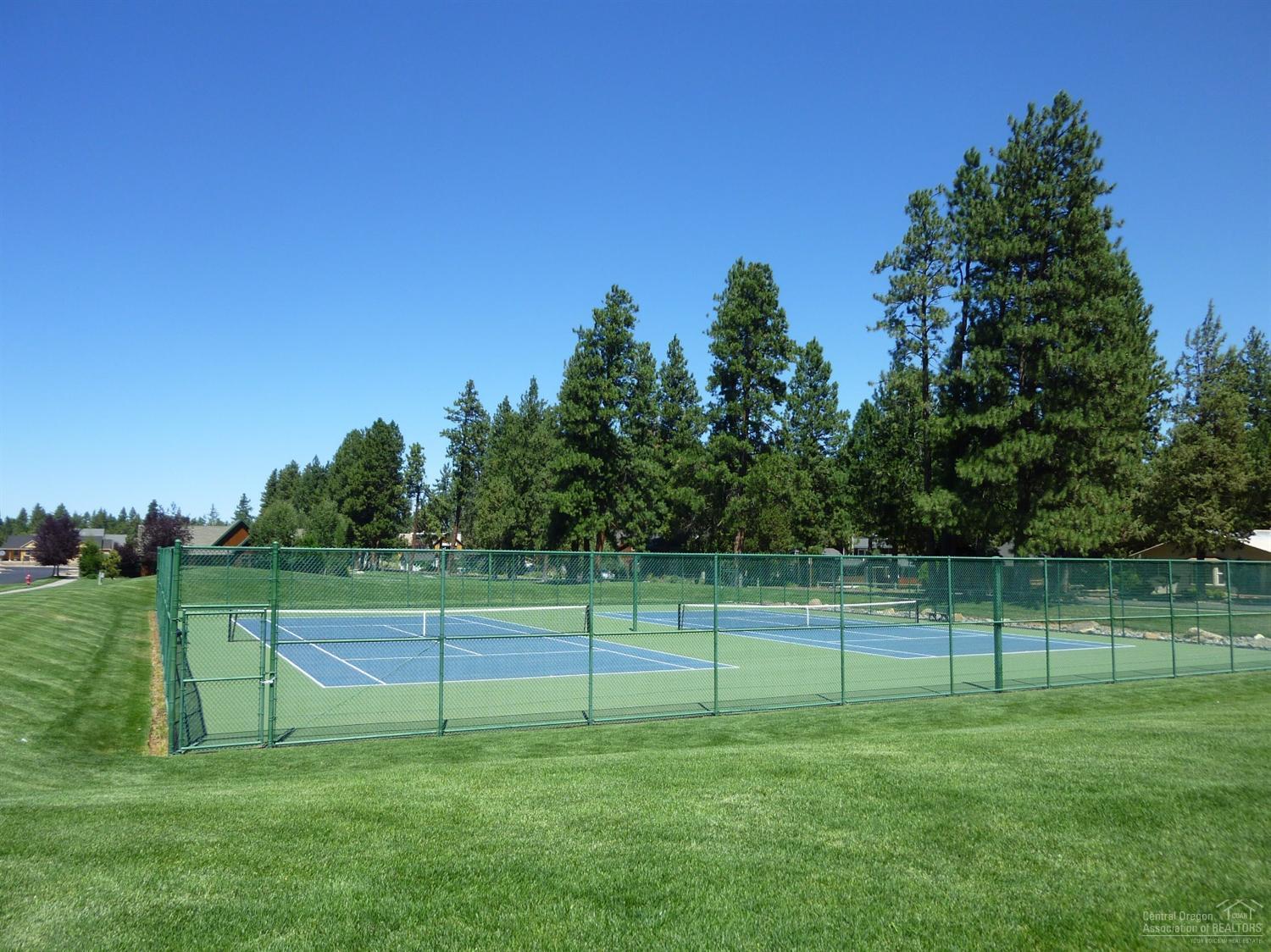 Pine Meadow Vill - Residential