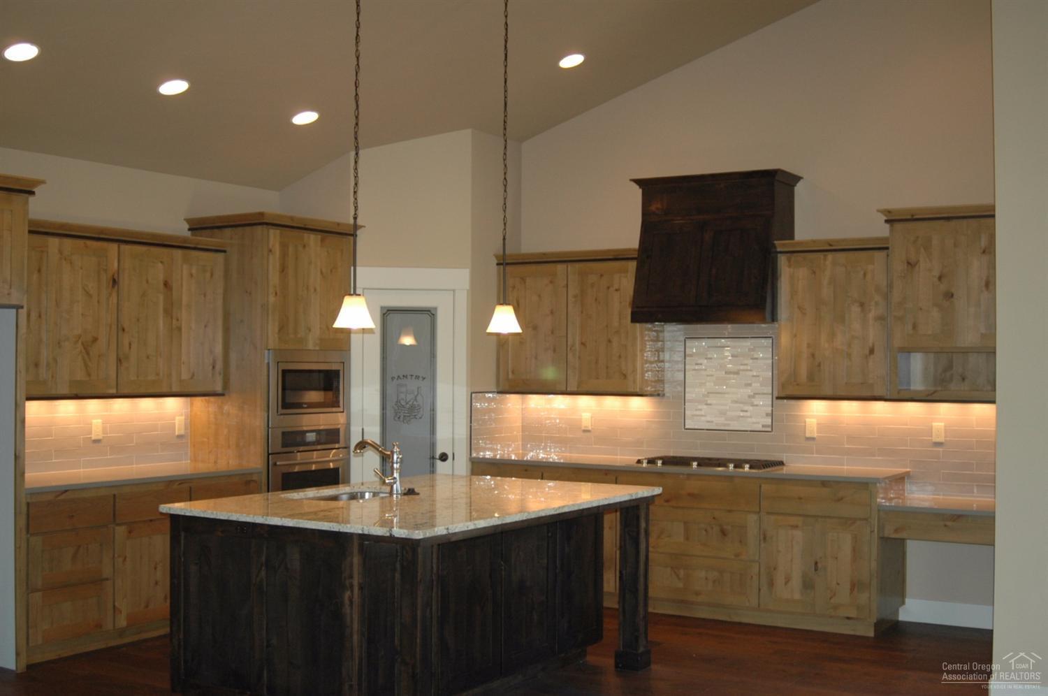 Pine Meadow Vill - Residential