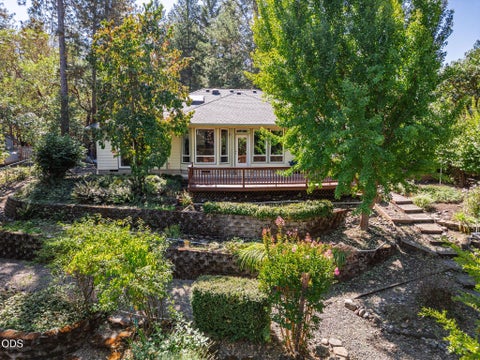 Photo of 1946 Lampman Road, Gold Hill, OR 97525 (MLS # 220229043)