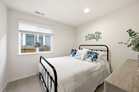 Tiny photo for 2518 NW Teak Avenue, Redmond, OR 97756 (MLS # 220219790)