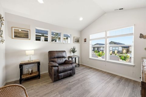 Tiny photo for 2518 NW Teak Avenue, Redmond, OR 97756 (MLS # 220219790)