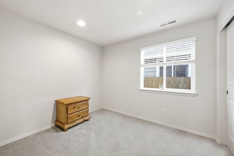 Tiny photo for 2518 NW Teak Avenue, Redmond, OR 97756 (MLS # 220219790)