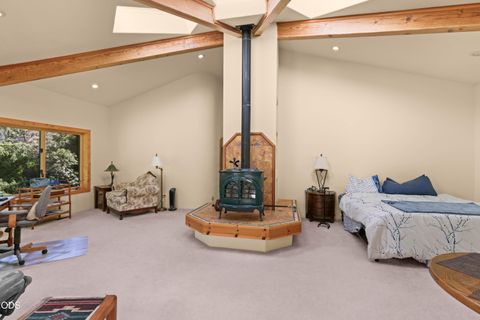 Tiny photo for 24041 Highway 140, Eagle Point, OR 97524 (MLS # 220223317)