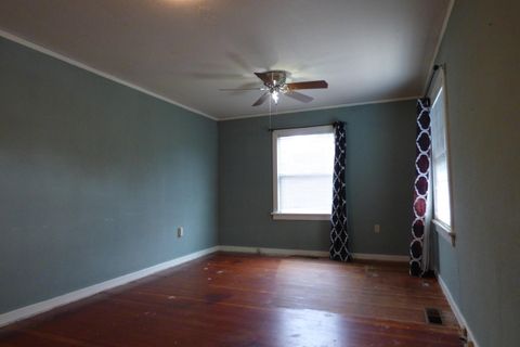 Tiny photo for 116 NE Evelyn Avenue, Grants Pass, OR 97526 (MLS # 220216974)