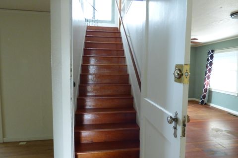 Tiny photo for 116 NE Evelyn Avenue, Grants Pass, OR 97526 (MLS # 220216974)