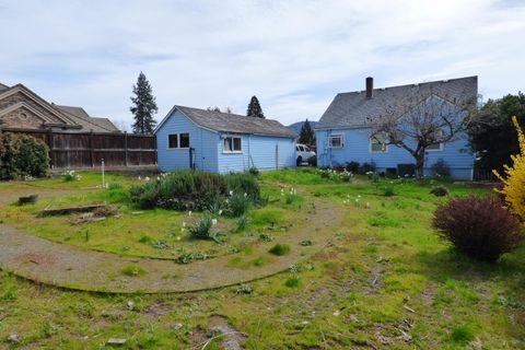 Tiny photo for 116 NE Evelyn Avenue, Grants Pass, OR 97526 (MLS # 220216974)