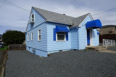 Tiny photo for 116 NE Evelyn Avenue, Grants Pass, OR 97526 (MLS # 220216974)