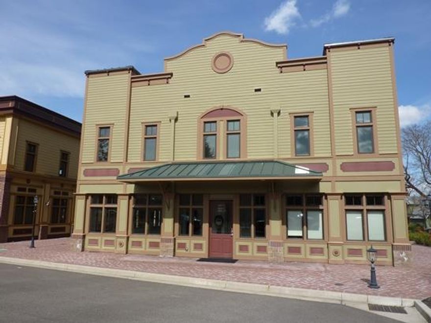 Extremely nice professional office space for lease in Jacksonville.  Located in the upscale Nunan Square Office Park.  2nd floor space with stair access.  Competitively prices at $1.25/sf/month,  Modified Gross.  Tenant shall be responsible for its utility expenses.  Call listing Broker to arrange tours and for additional information.