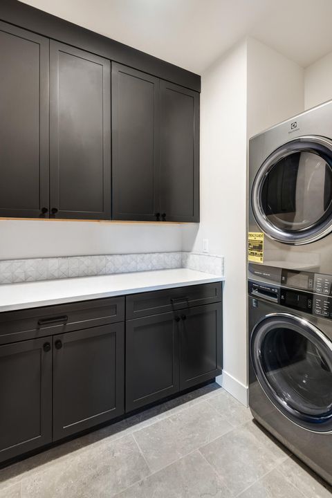 Tiny photo for 334 SW Roosevelt Avenue #Unit 2, Bend, OR 97702 (MLS # 220217455)