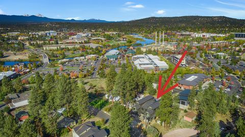 Photo of 334 SW Roosevelt Avenue #Unit 2, Bend, OR 97702 (MLS # 220217455)