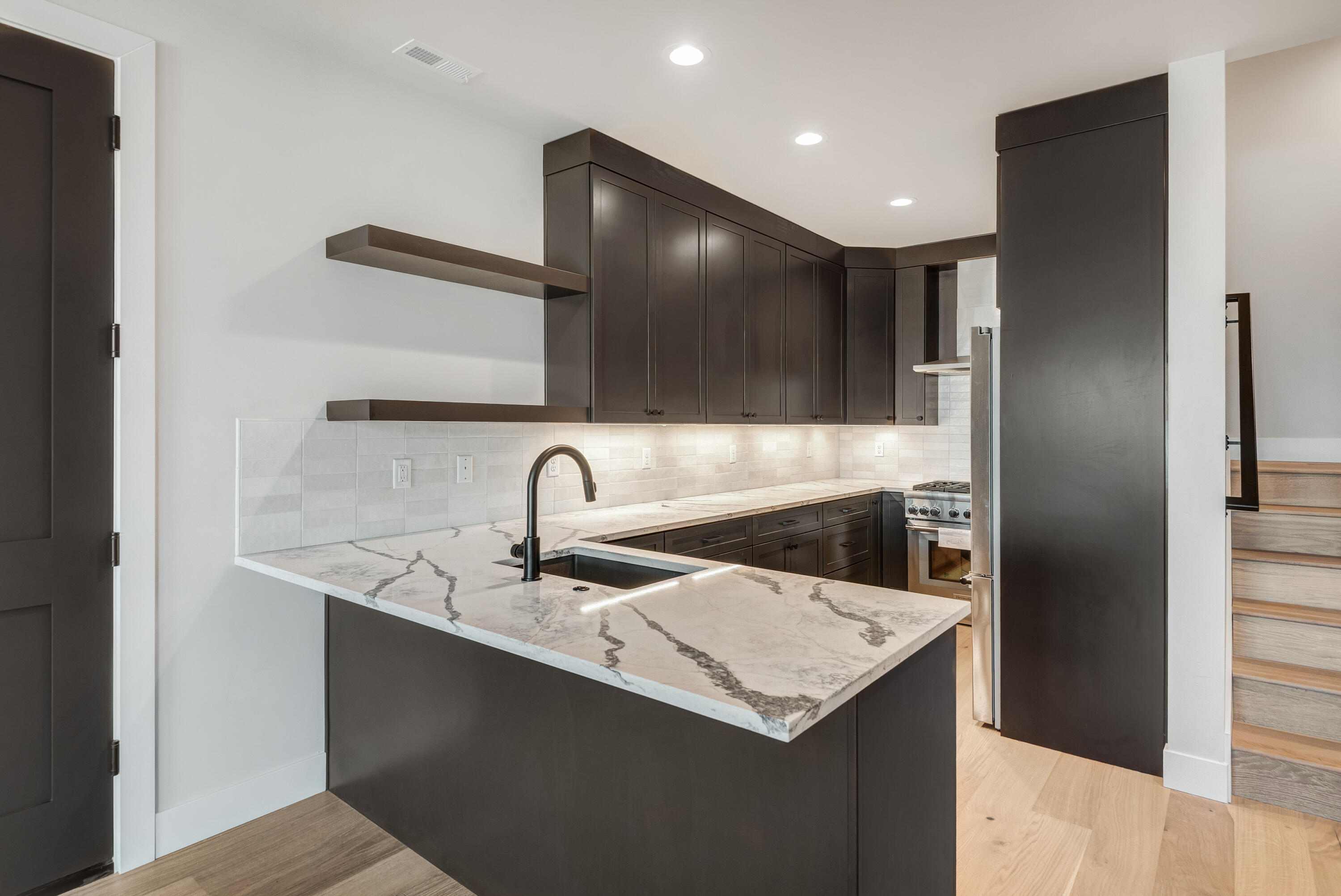 334 SW Roosevelt Avenue Unit 2