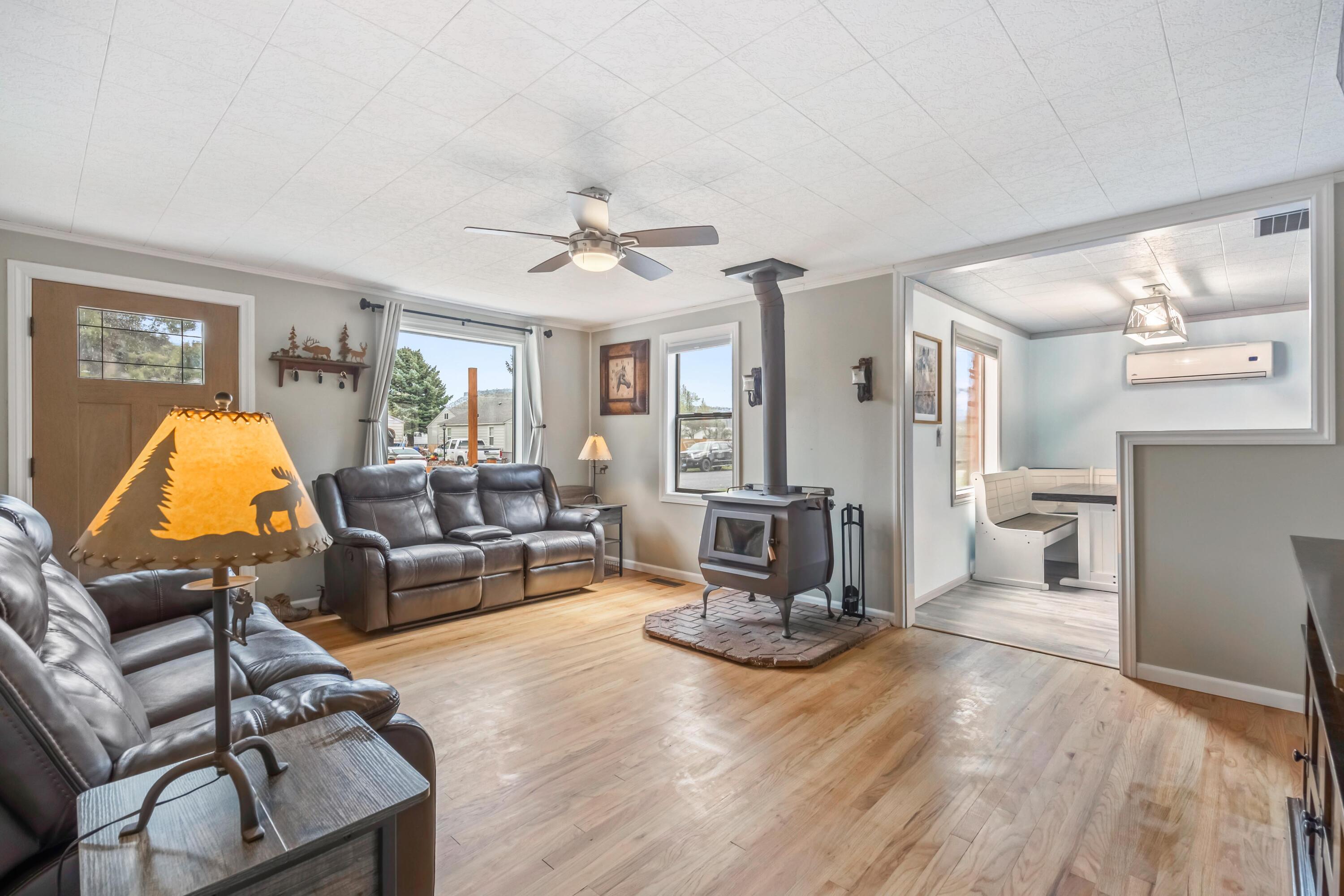 681 SE Dunham Street