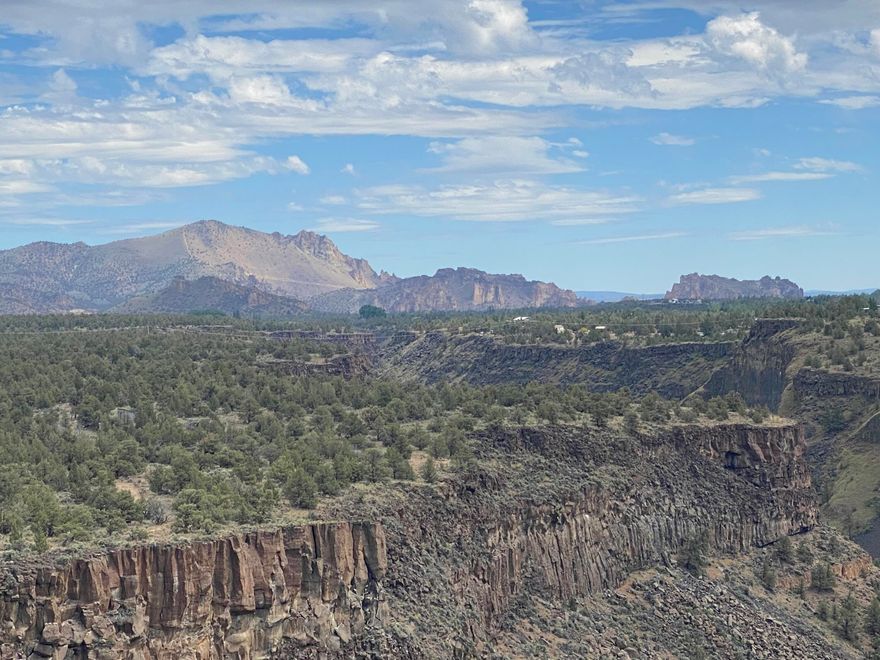 MILLION DOLLAR VIEWS!!! One of the few remaining build-able canyon rim lots! Complete serenity w/ breath taking panoramic Canyon, River, Smith Rock & Cascade Mountain views! Must see in person! Enjoy all the amenities Crooked River Ranch has to offer! These lots rarely present themselves & won't last long! Contact your favorite Realtor!