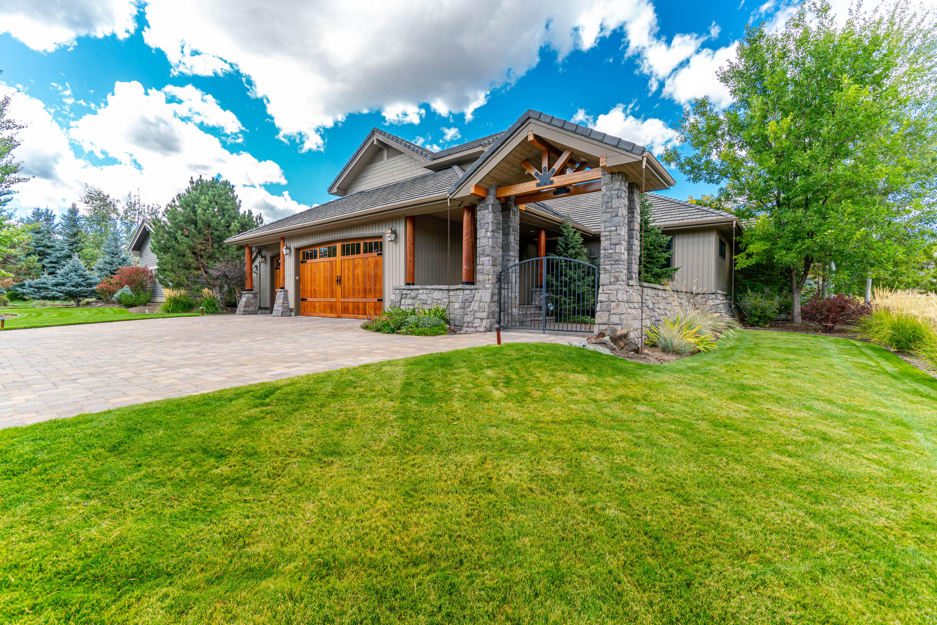 Broken Top - Residential