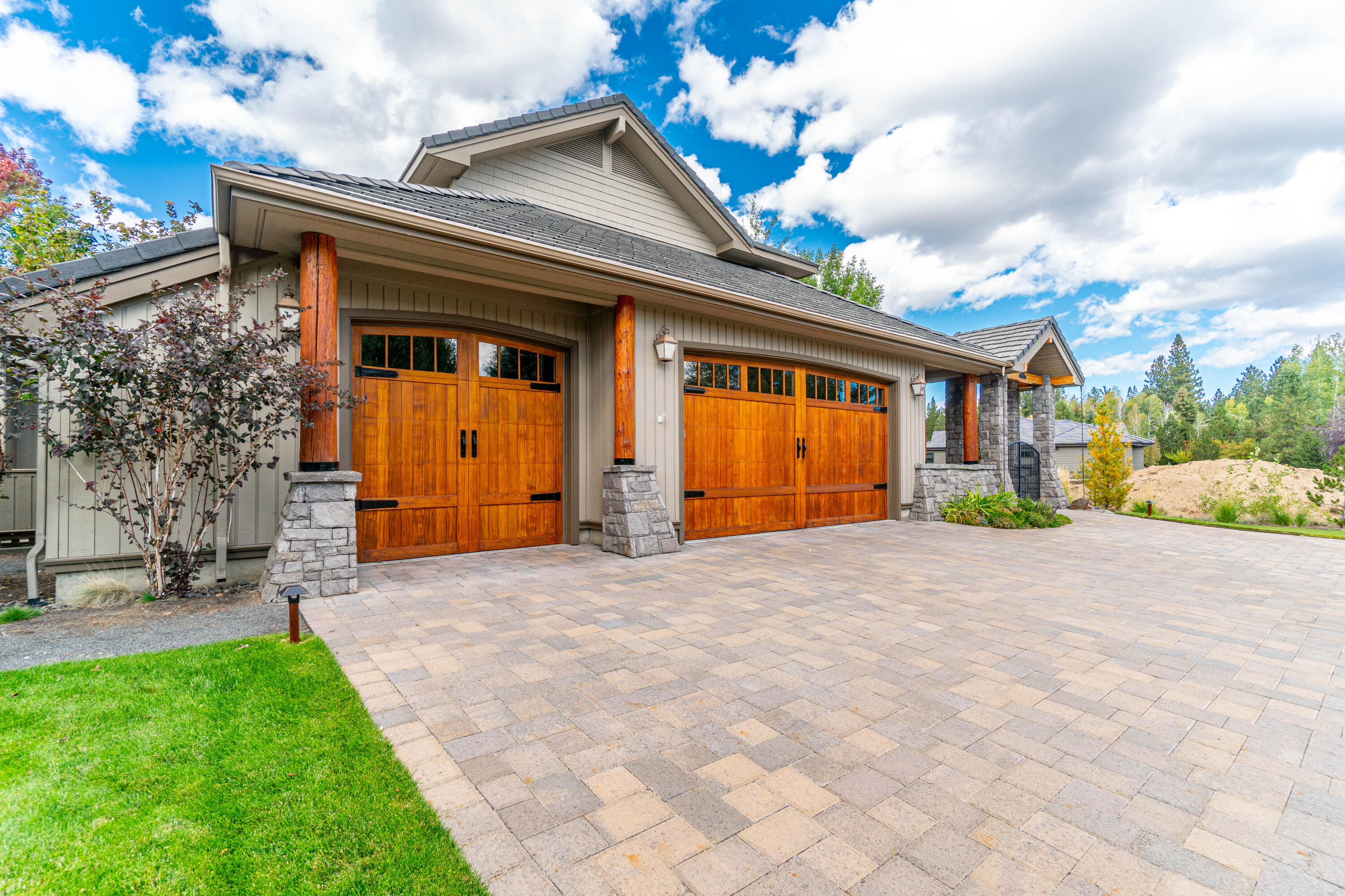 Broken Top - Residential