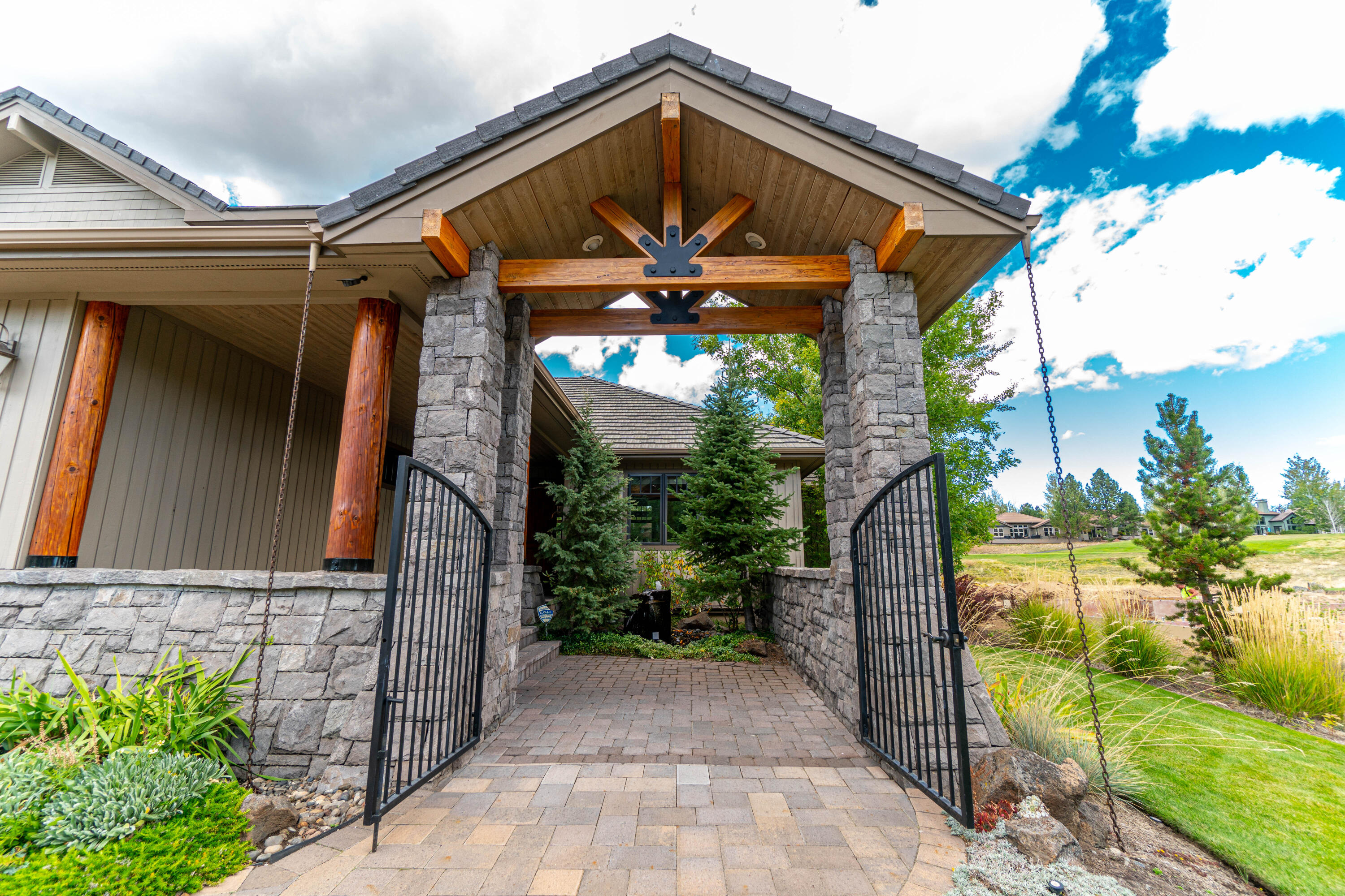 Broken Top - Residential