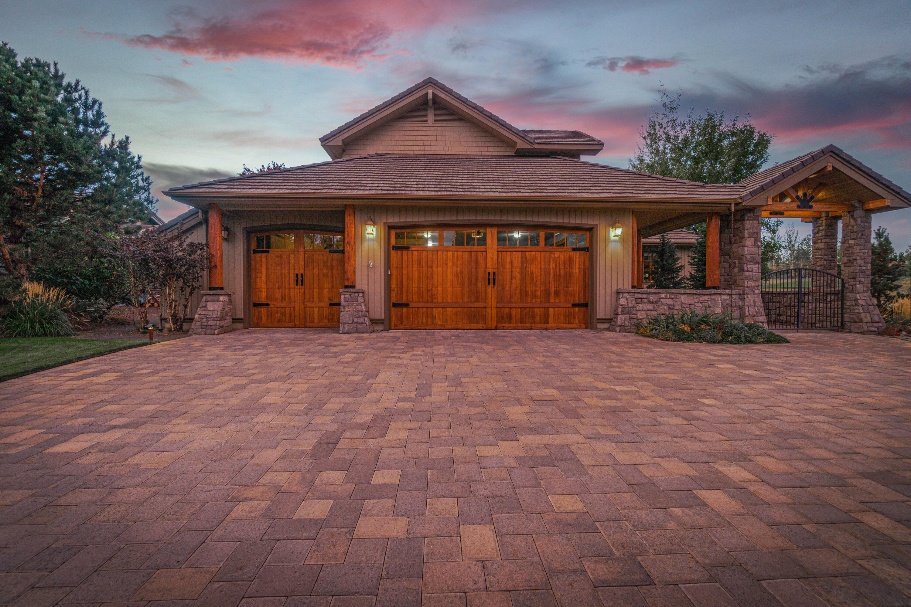 Broken Top - Residential