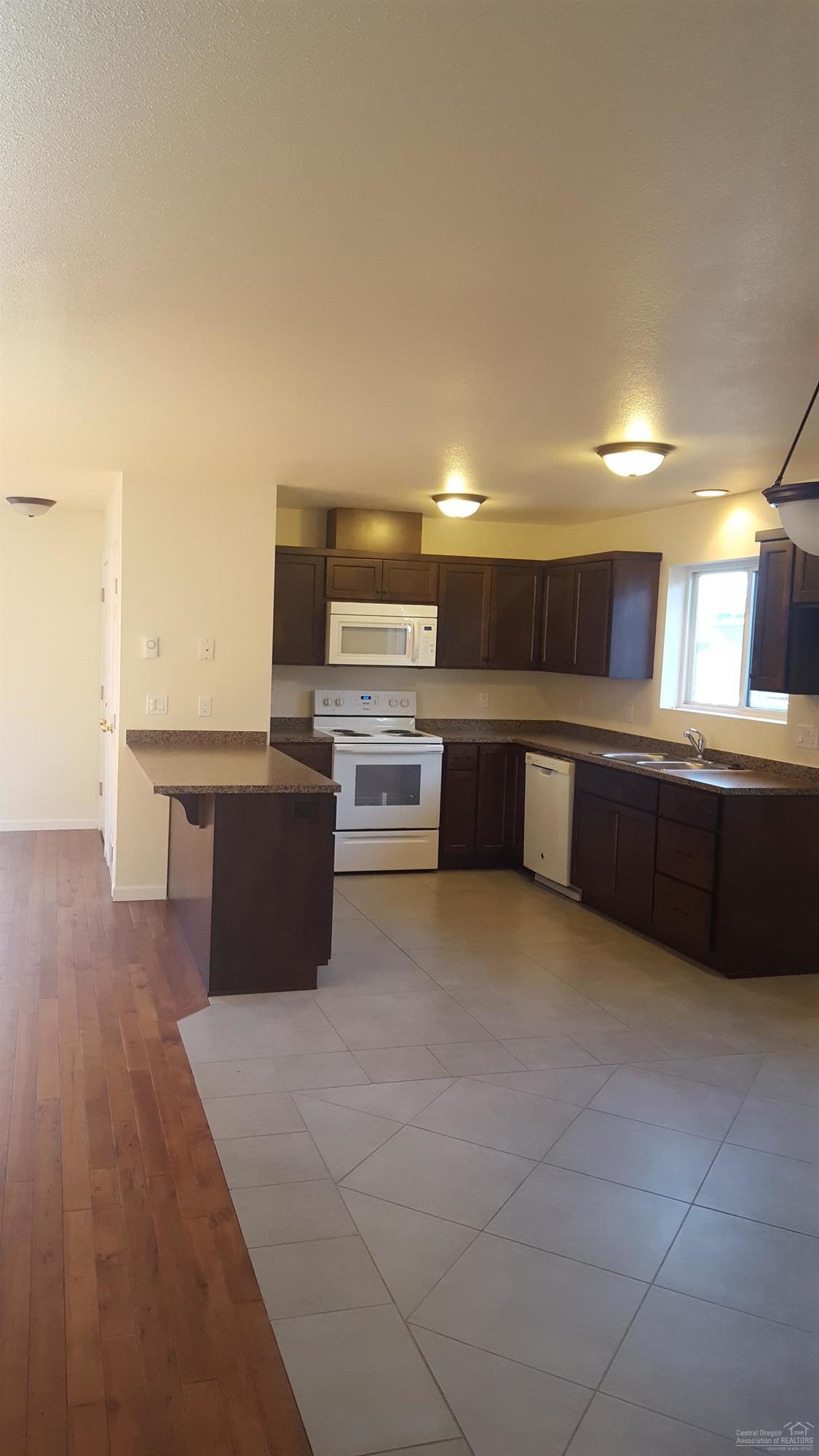 3rd Addition Bend Pk - Residential