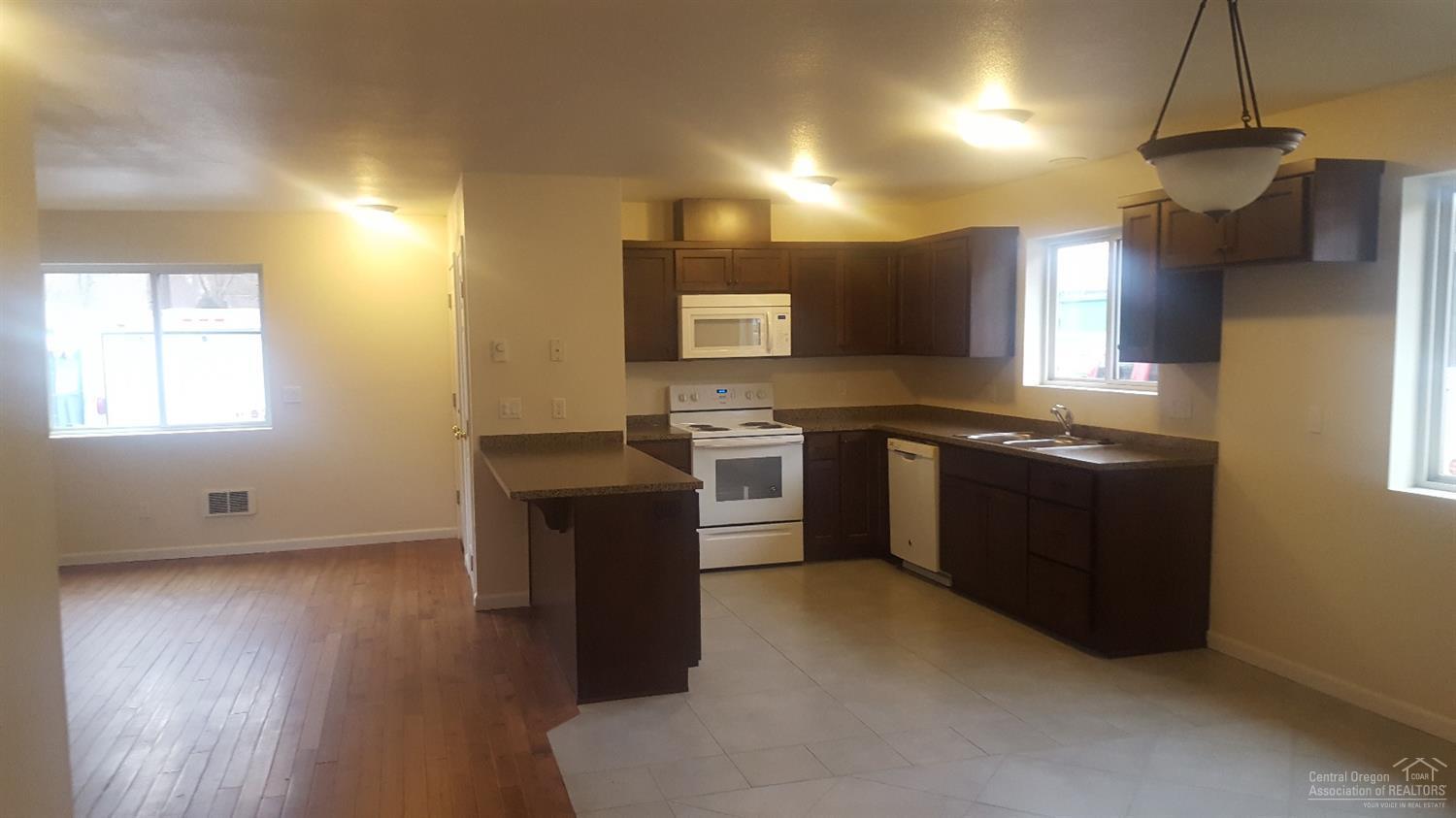 3rd Addition Bend Pk - Residential
