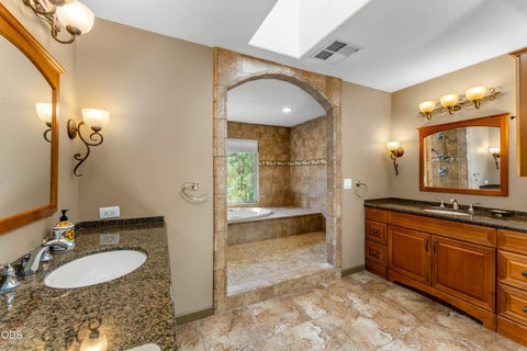 Tiny photo for 12330 E Evans Creek Road, Rogue River, OR 97537 (MLS # 220227462)