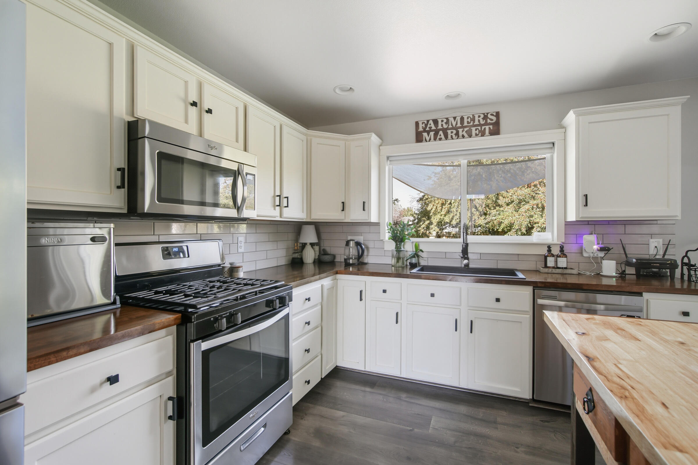 Canyon Point - Residential