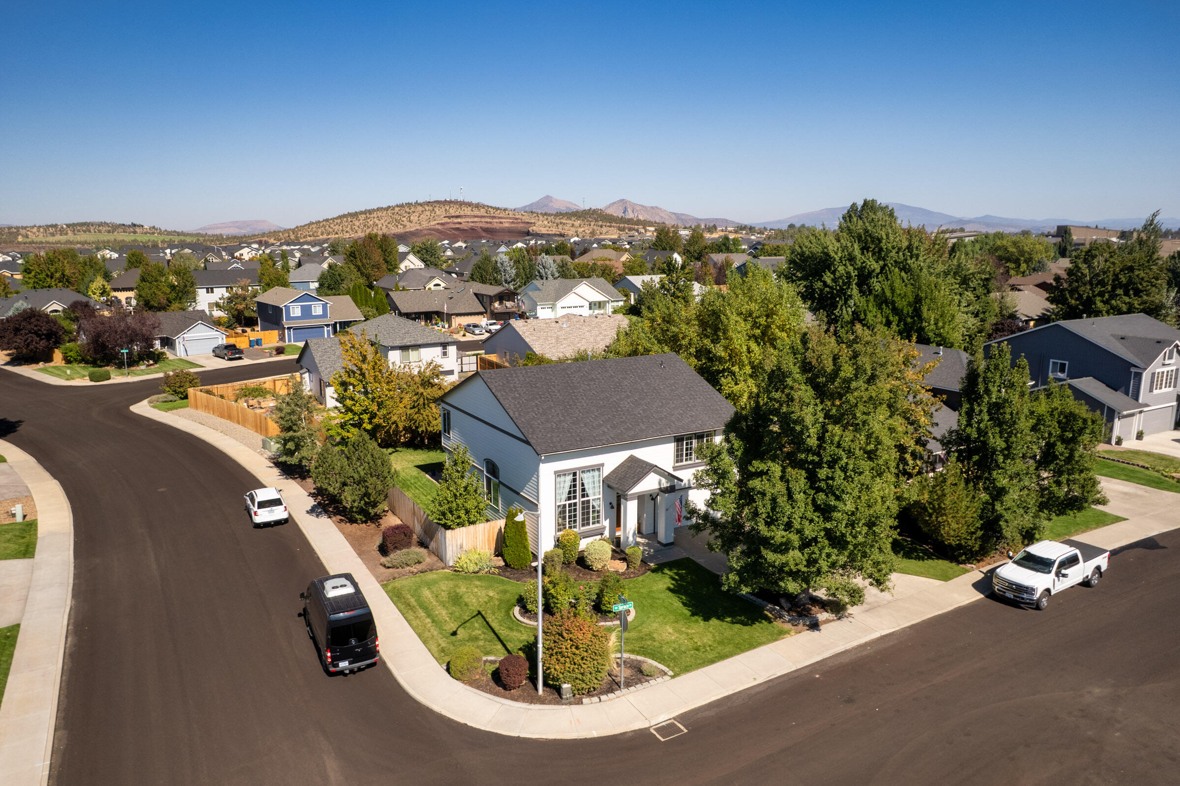 1653 NW Spruce Place