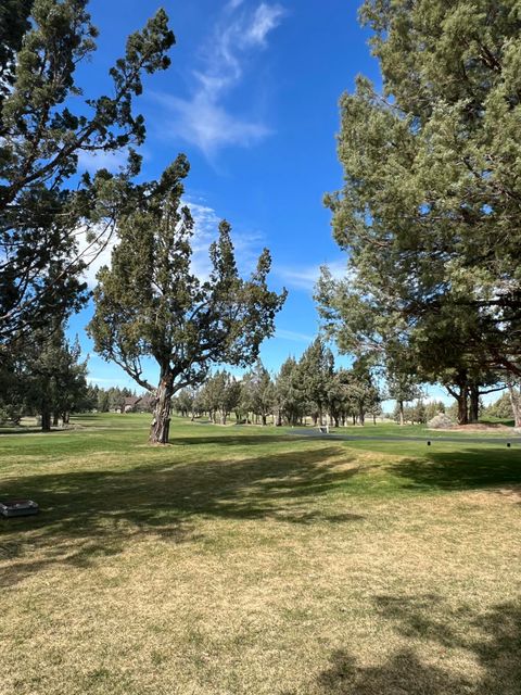 1987 Redtail Hawk Drive RV16C Redmond OR 97756