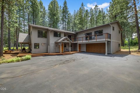 Photo of 71006 Bracken Lane #GH 87, Black Butte Ranch, OR 97759 (MLS # 220224024)
