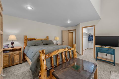 Tiny photo for 71006 Bracken Lane #GH 87, Black Butte Ranch, OR 97759 (MLS # 220224024)
