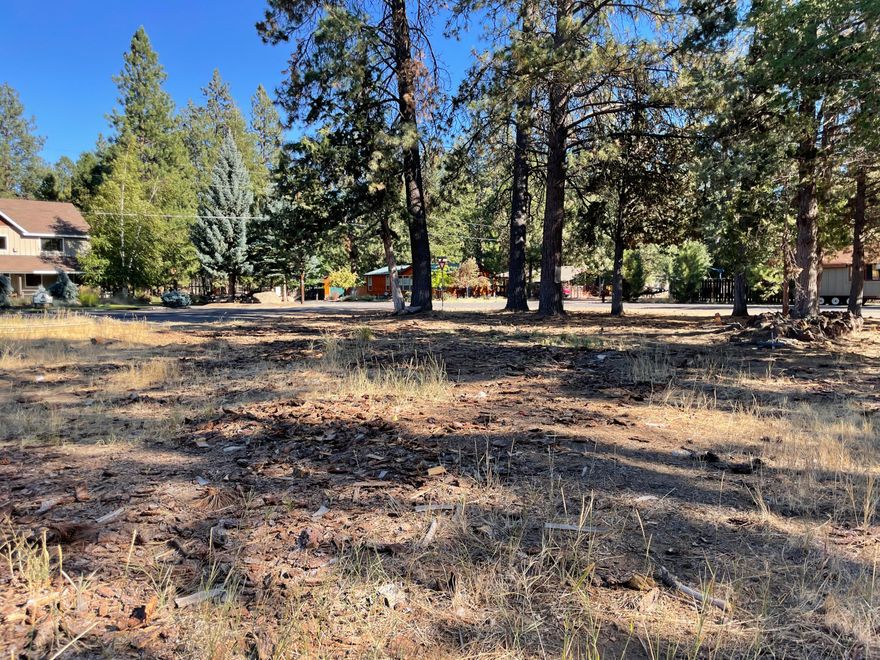 2 buildable lots, or 1 larger buildable lot, in the heart of Sisters (South side of Hwy 20). Easy walk to Village Green Park, Peterson Ridge Trailhead, shops and restaurants of downtown Sisters. Residential zoning. No HOA's or CC&R's.