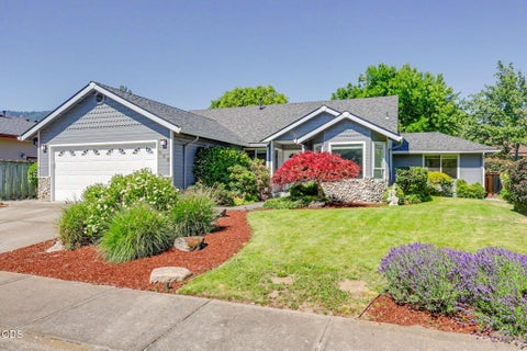 Photo of 935 Cypress Point Loop, Ashland, OR 97520 (MLS # 220223157)