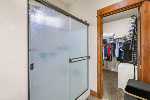 Tiny photo for 3609 Mallard Lane, Medford, OR 97504 (MLS # 220212441)