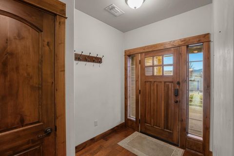 Tiny photo for 3609 Mallard Lane, Medford, OR 97504 (MLS # 220212441)